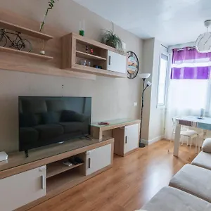 https://cosy-2br-flat-in-nuevo-portil-city-centre.es-andalucia.com